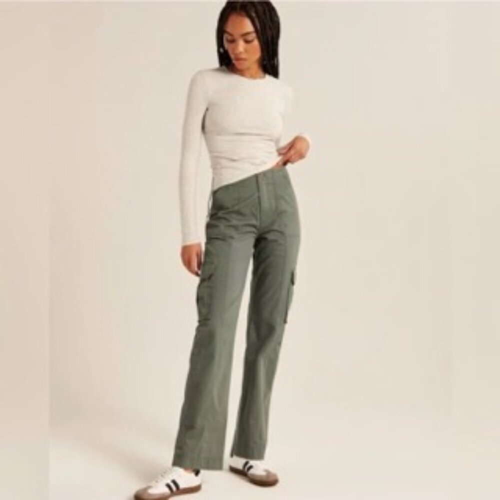 Abercrombie & Fitch Relaxed Cargo Pants | Green | Size 2 / 26